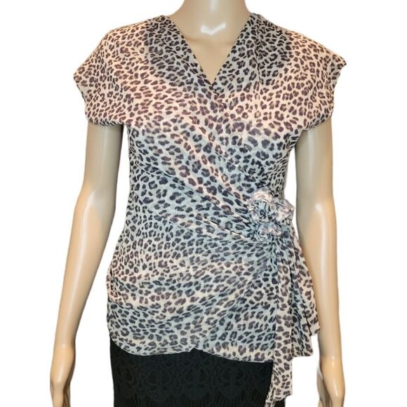 Cache Beautiful Asymmetric animal print blouse. - Picture 3 of 14